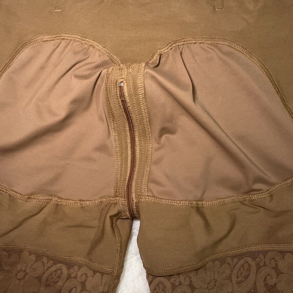 Colombian faja High-Waist Brown Shaping Shorts with Lace Trim - Picture 6 of 8